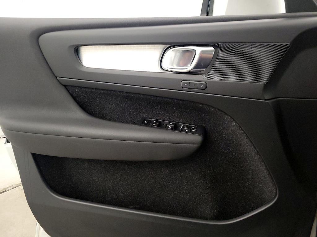 used 2019 Volvo XC40 car, priced at $19,998