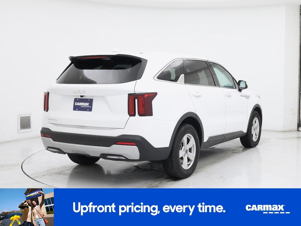 used 2025 Kia Sorento car, priced at $29,998