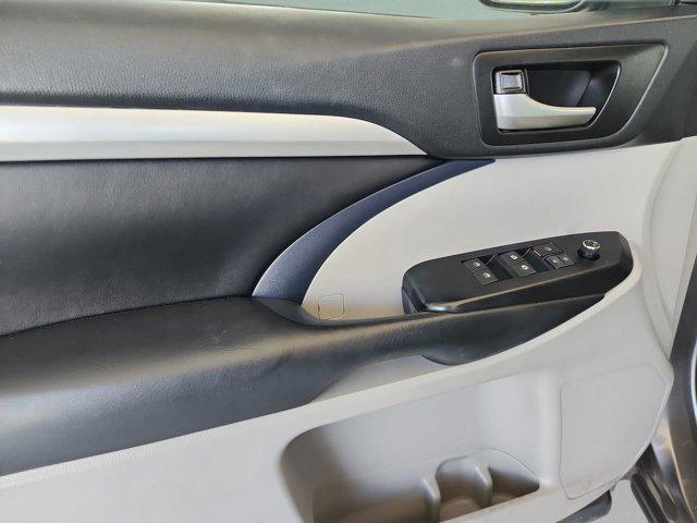used 2019 Toyota Highlander car, priced at $22,006