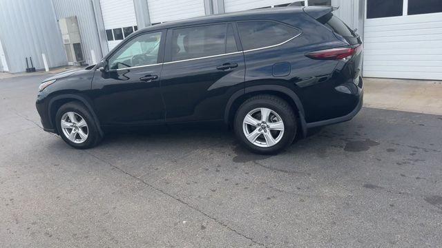 used 2024 Toyota Highlander car, priced at $30,759