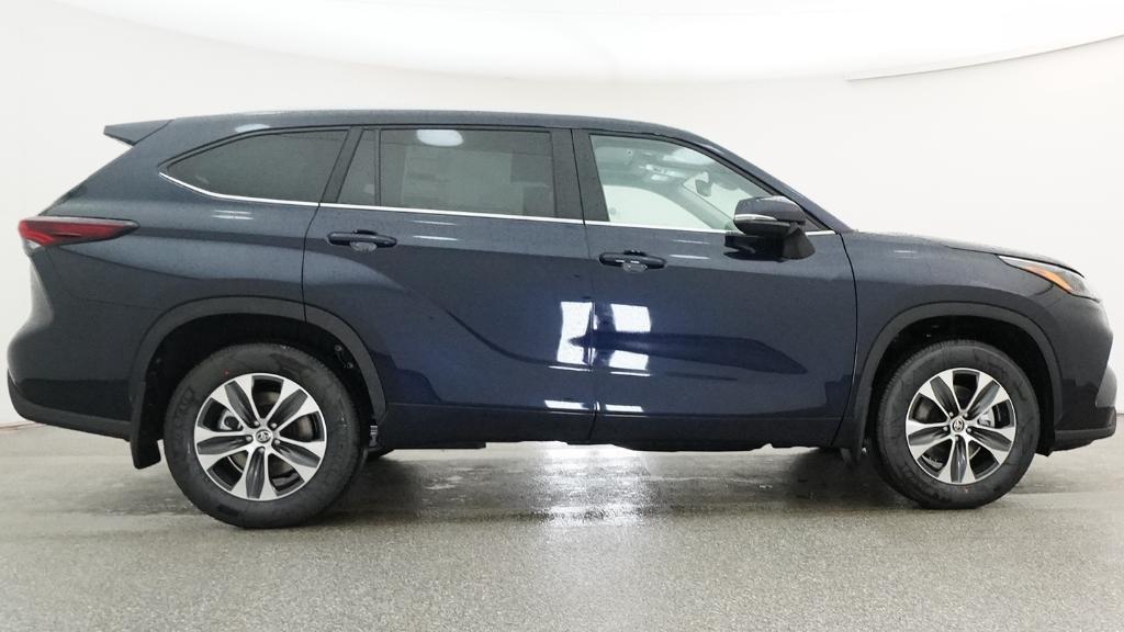 new 2026 Toyota Highlander car, priced at $47,804