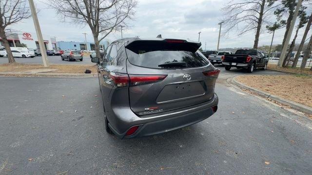 used 2024 Toyota Highlander car, priced at $33,995
