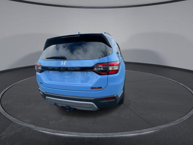 used 2025 Honda Pilot car, priced at $42,091