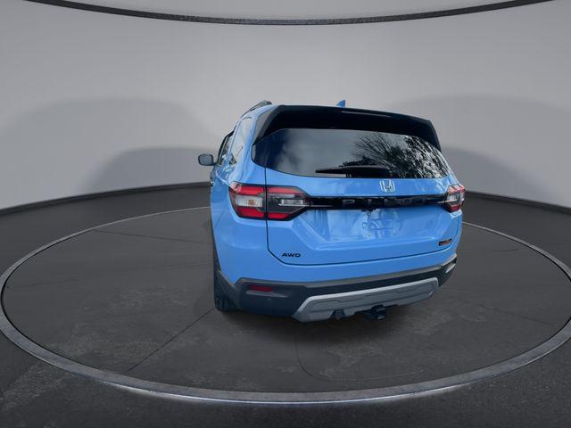 used 2025 Honda Pilot car, priced at $42,091