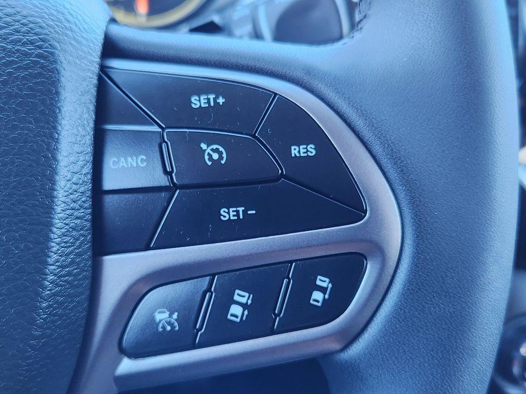 used 2022 Jeep Cherokee car, priced at $22,995