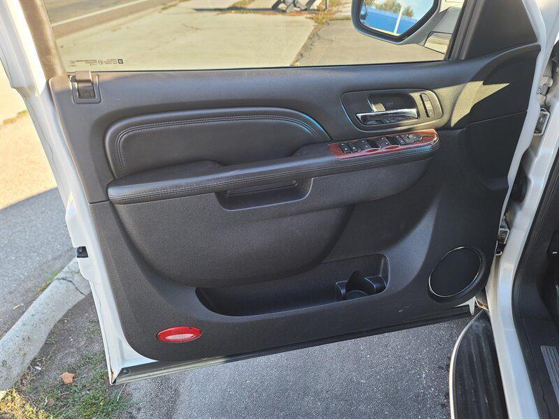 used 2010 Cadillac Escalade car, priced at $12,499