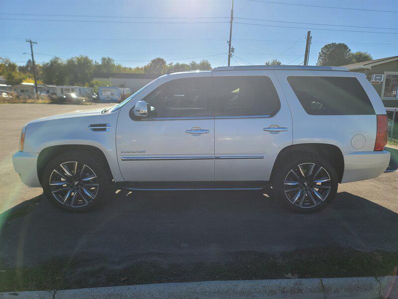 used 2010 Cadillac Escalade car, priced at $12,499