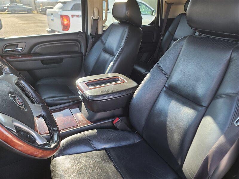 used 2010 Cadillac Escalade car, priced at $12,499