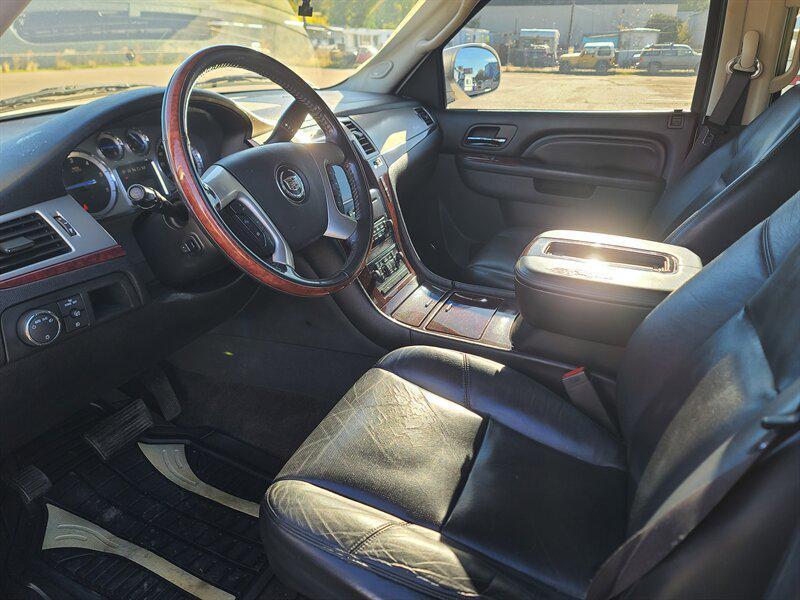 used 2010 Cadillac Escalade car, priced at $12,499