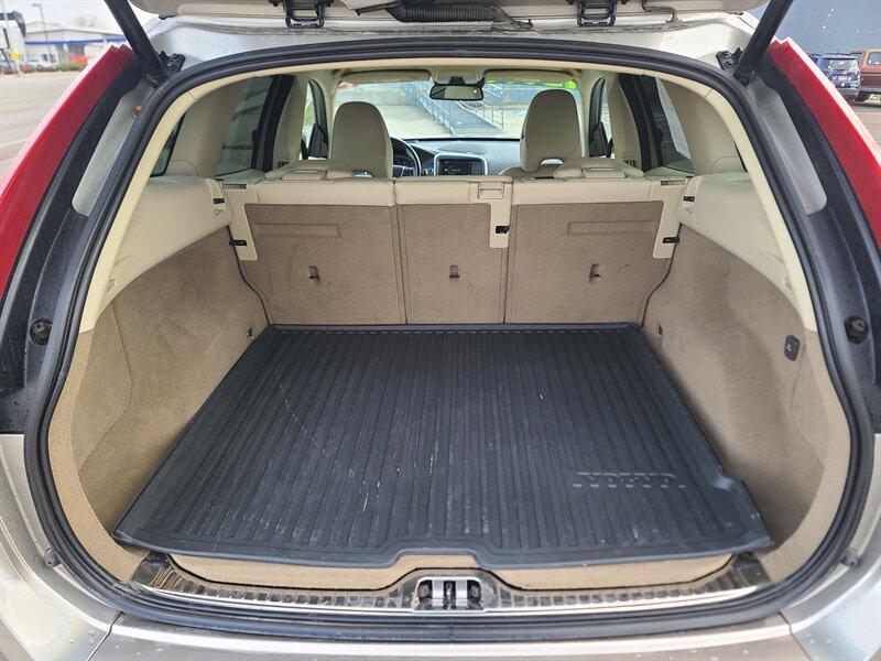 used 2015 Volvo XC60 car, priced at $12,499