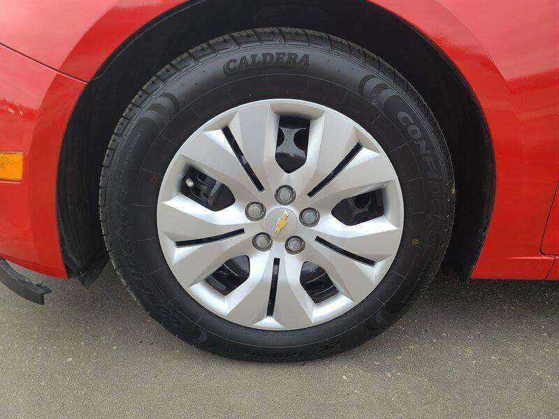 used 2015 Chevrolet Cruze car, priced at $8,999