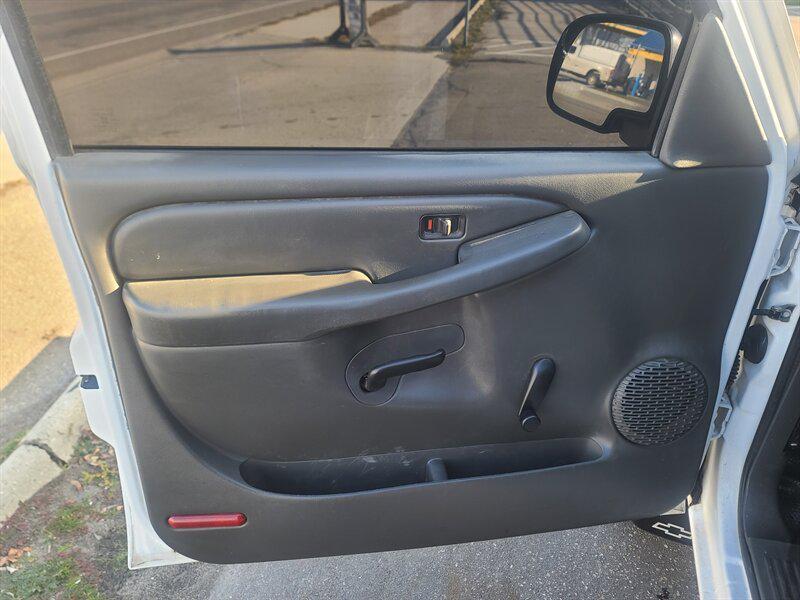 used 2005 Chevrolet Silverado 2500 car, priced at $7,999