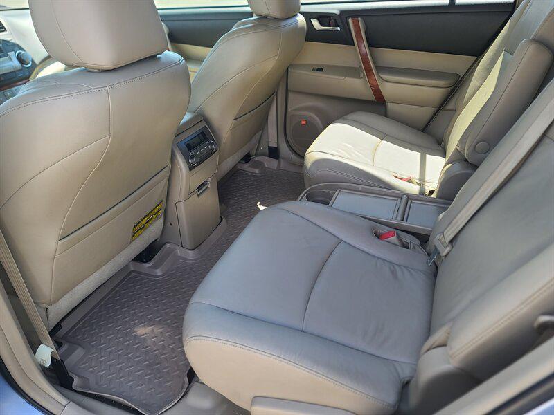 used 2008 Toyota Highlander car, priced at $10,499