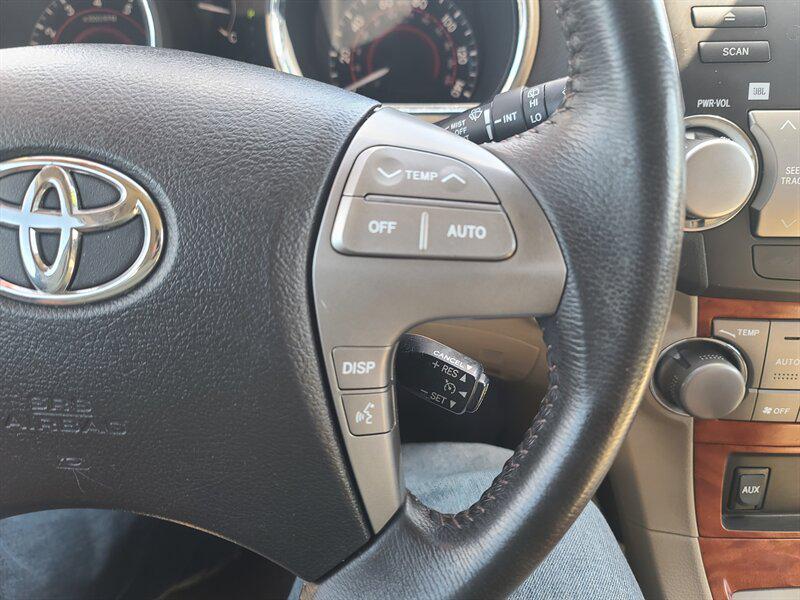 used 2008 Toyota Highlander car, priced at $10,499
