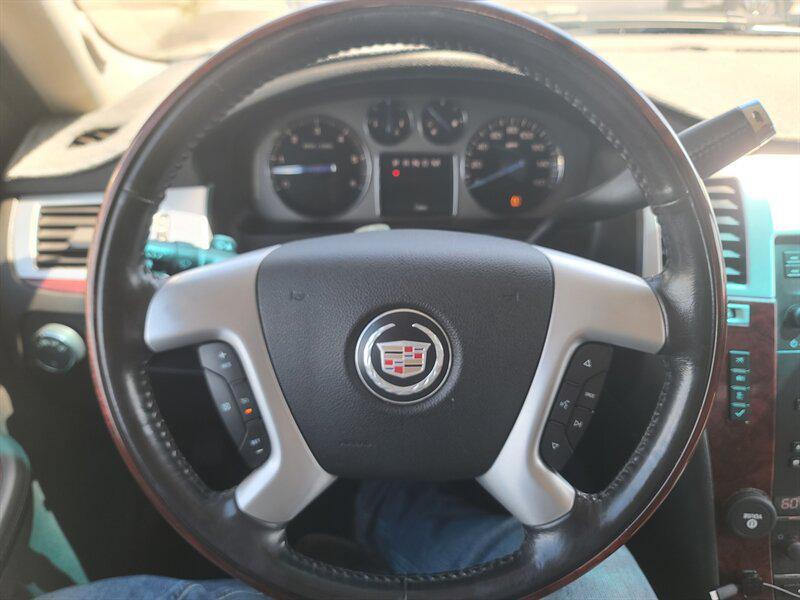 used 2007 Cadillac Escalade car, priced at $9,999