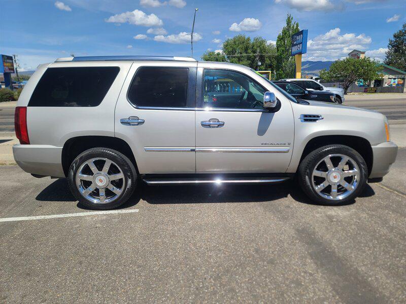 used 2007 Cadillac Escalade car, priced at $9,999