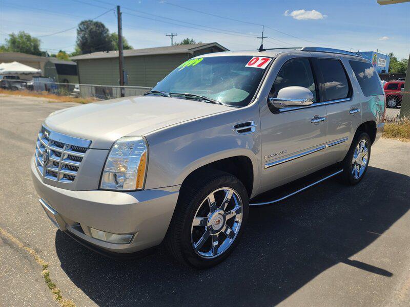 used 2007 Cadillac Escalade car, priced at $9,999