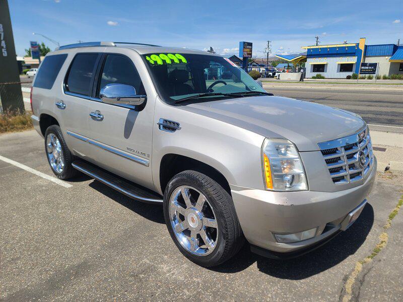 used 2007 Cadillac Escalade car, priced at $9,999