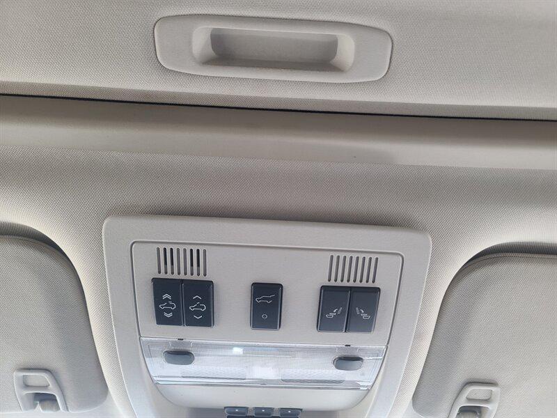 used 2007 Cadillac Escalade car, priced at $9,999