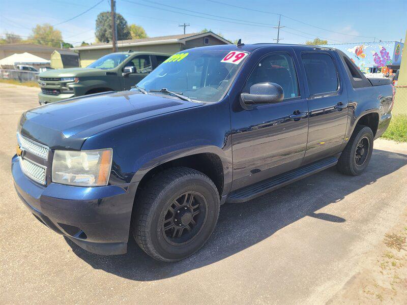 used 2009 Chevrolet Avalanche car, priced at $12,999