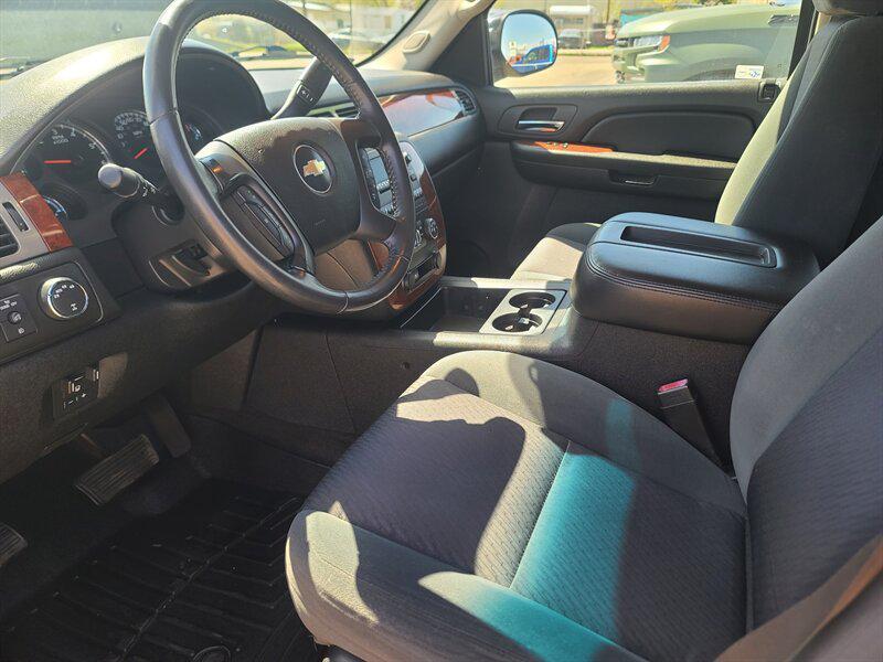 used 2009 Chevrolet Avalanche car, priced at $12,999