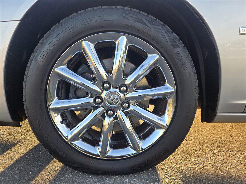 used 2008 Buick Lucerne car, priced at $9,999