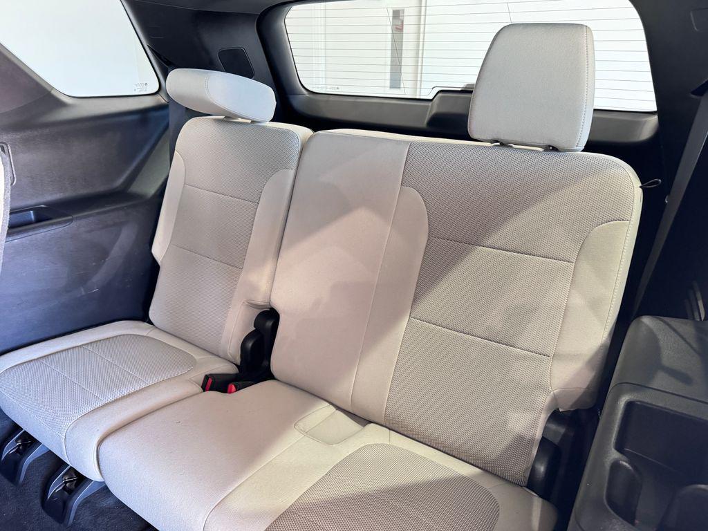 used 2023 Chevrolet Traverse car, priced at $27,987