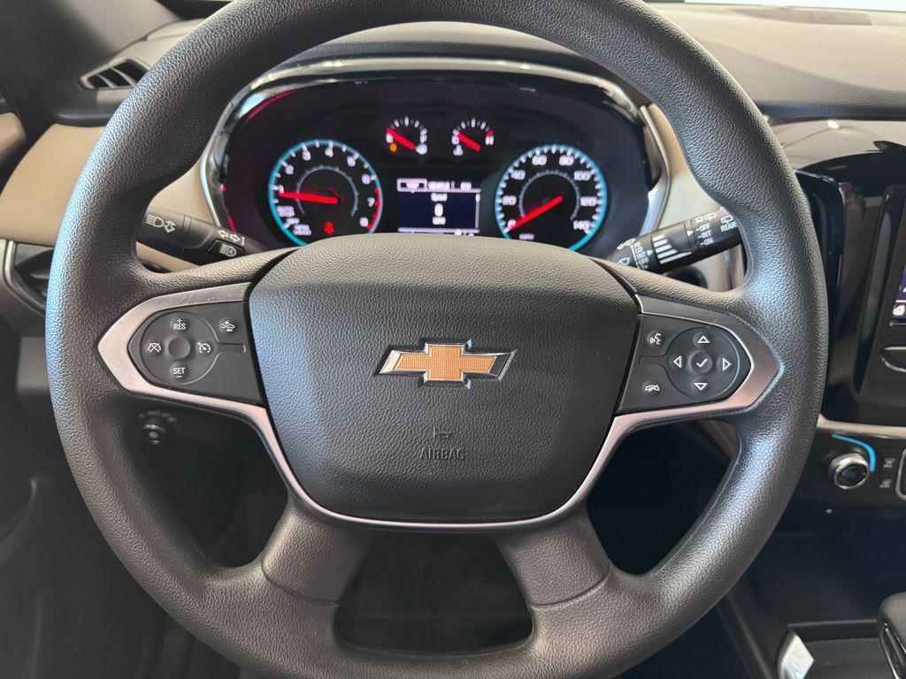 used 2023 Chevrolet Traverse car, priced at $27,987