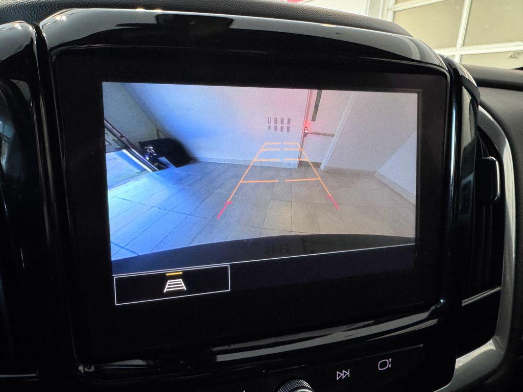 used 2022 Chevrolet Traverse car, priced at $27,487