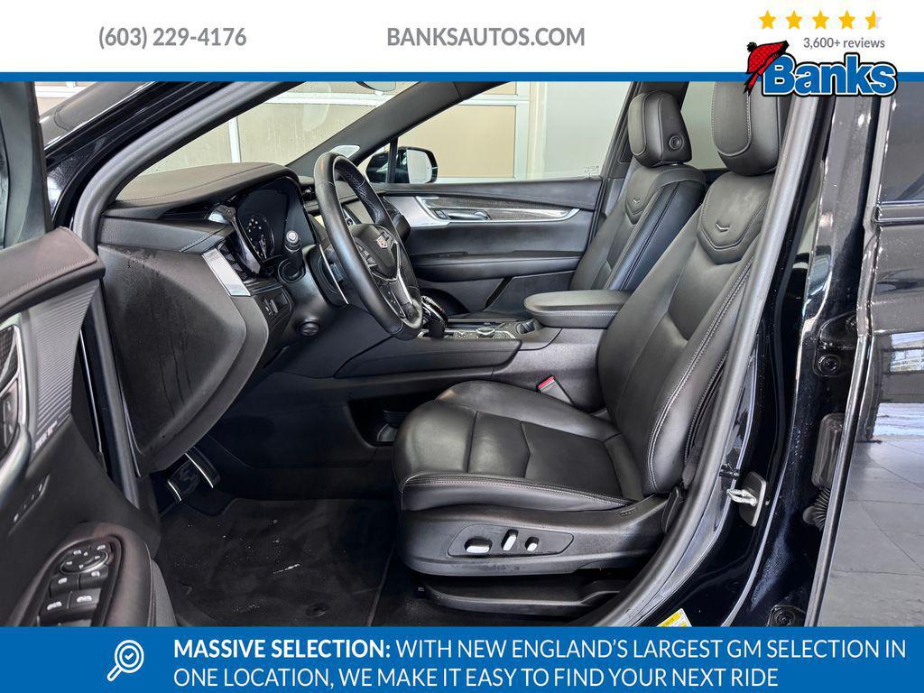 used 2022 Cadillac XT5 car, priced at $35,487