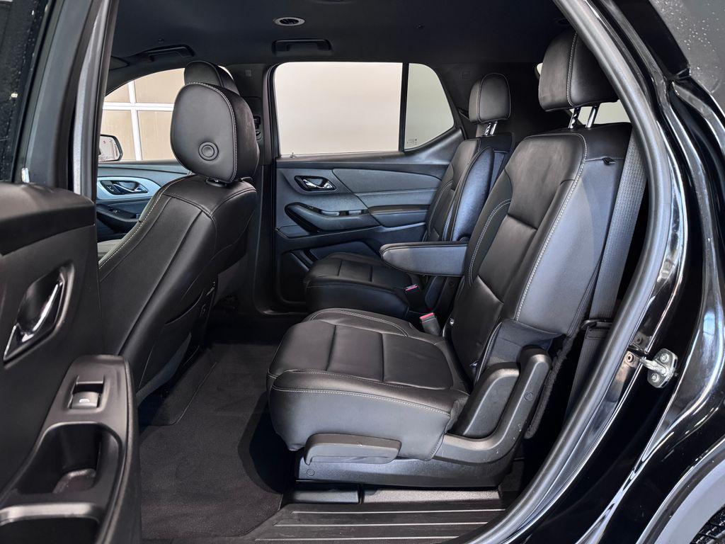 used 2023 Chevrolet Traverse car, priced at $32,487