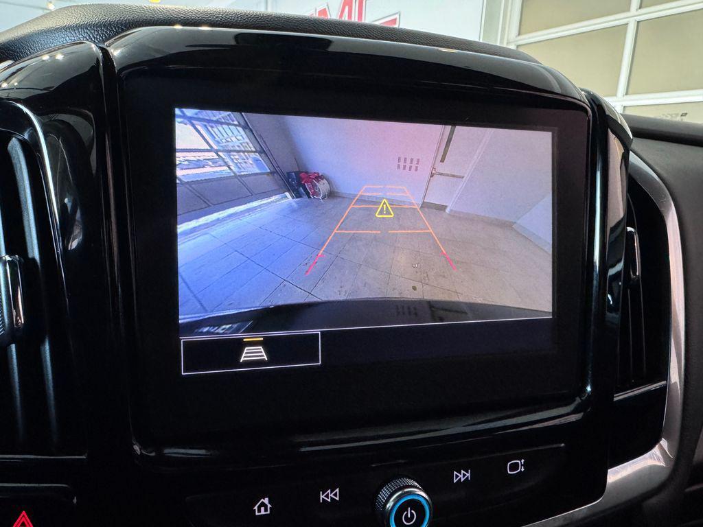 used 2023 Chevrolet Traverse car, priced at $32,487