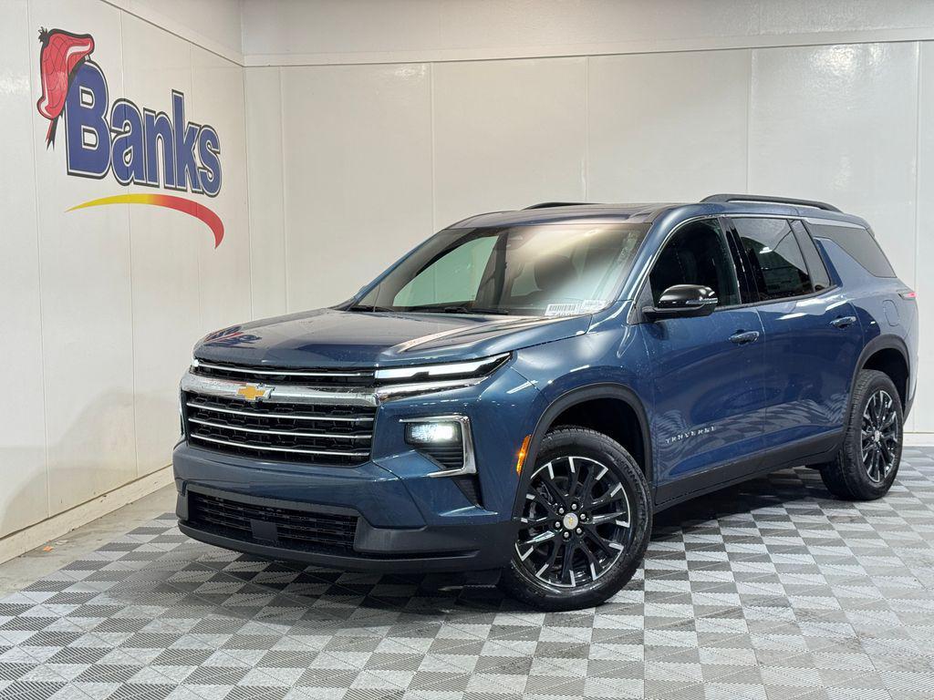 new 2026 Chevrolet Traverse car, priced at $45,195
