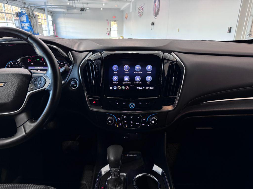 used 2023 Chevrolet Traverse car, priced at $29,487