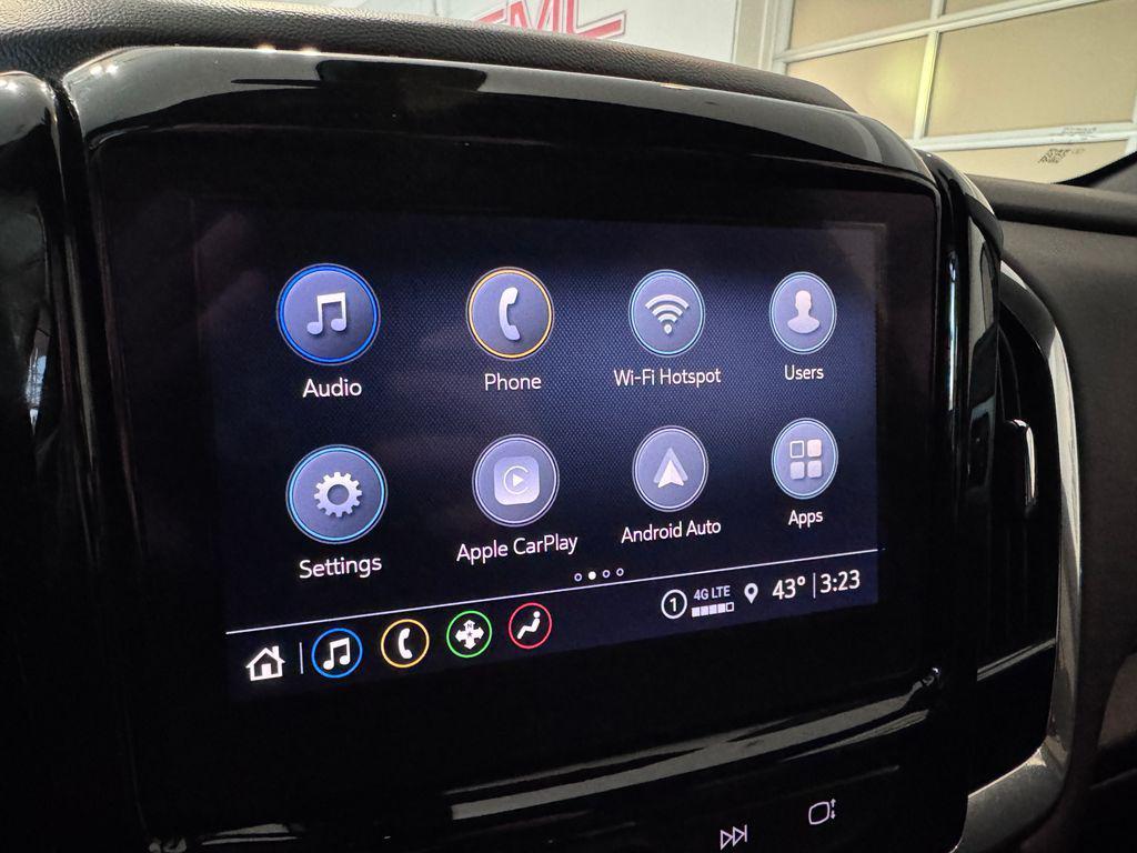 used 2023 Chevrolet Traverse car, priced at $29,487