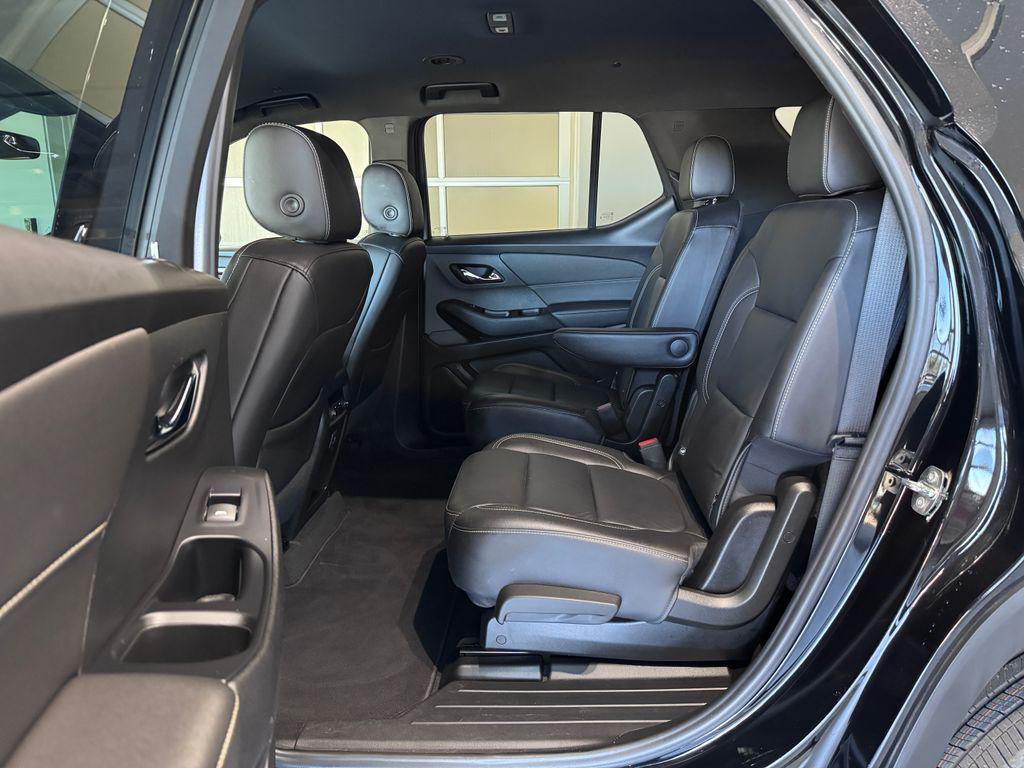 used 2023 Chevrolet Traverse car, priced at $31,487