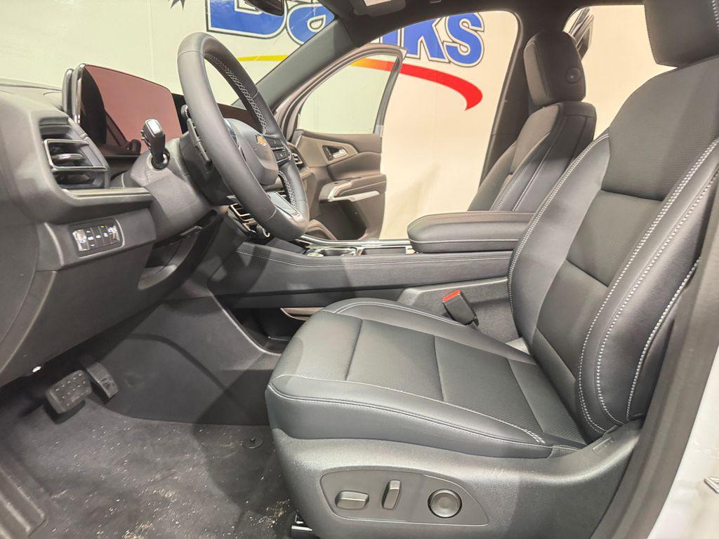new 2026 Chevrolet Traverse car, priced at $45,795