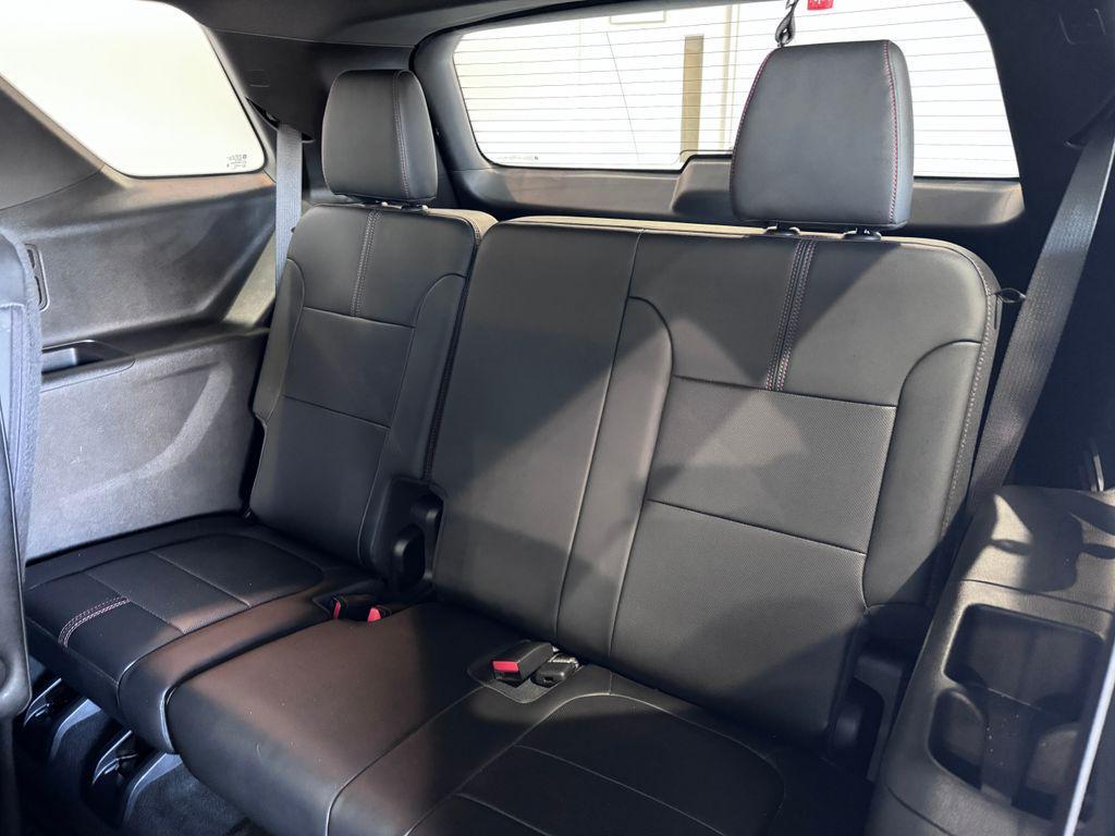 used 2023 Chevrolet Traverse car, priced at $35,487