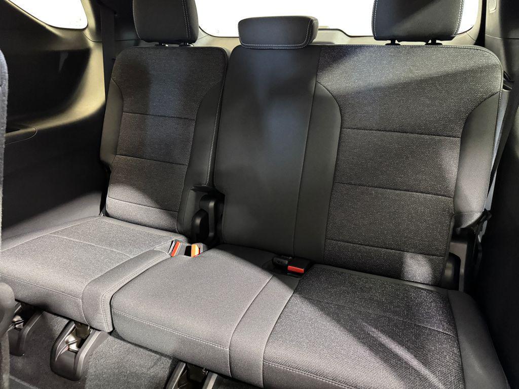 new 2026 Chevrolet Traverse car, priced at $43,615