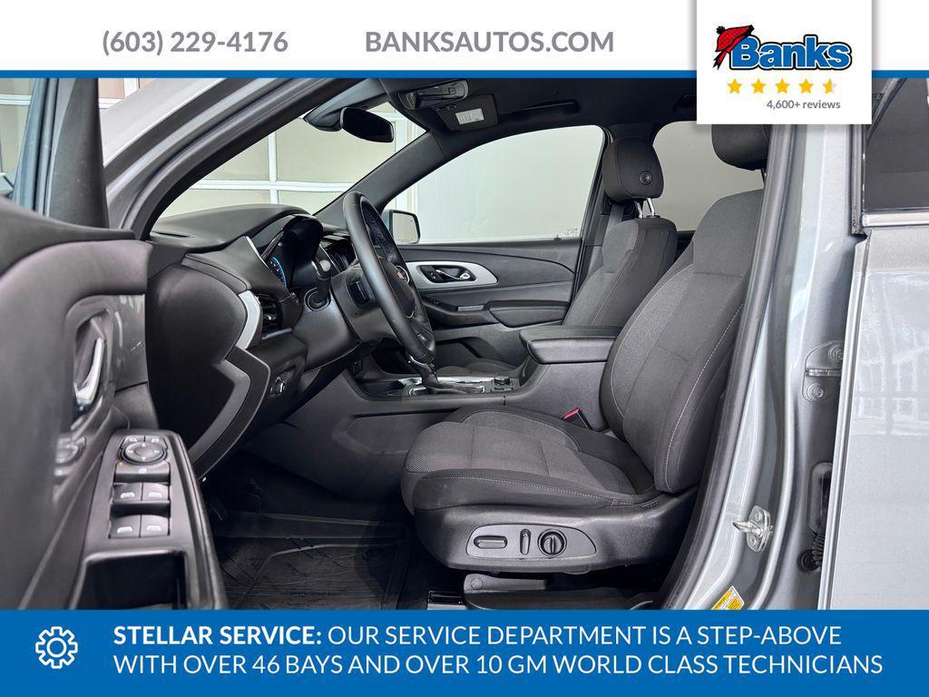 used 2023 Chevrolet Traverse car, priced at $30,487