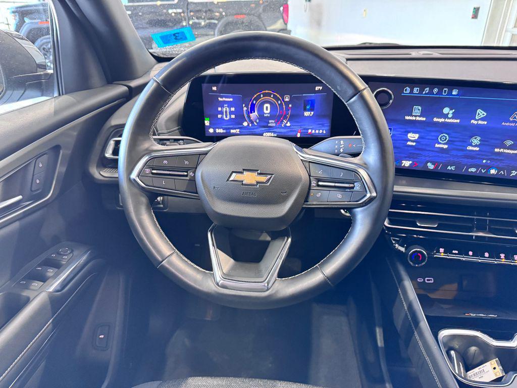 used 2024 Chevrolet Traverse car, priced at $35,987