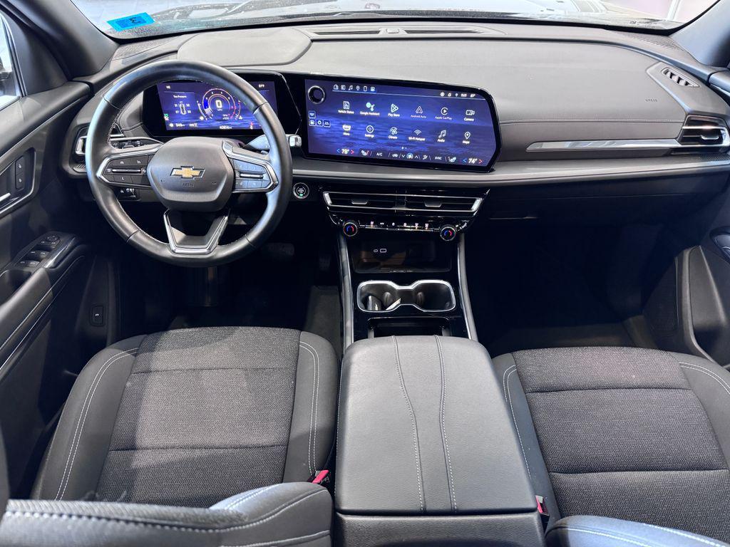 used 2024 Chevrolet Traverse car, priced at $35,987