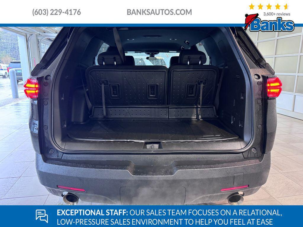 used 2023 Chevrolet Traverse car, priced at $27,987