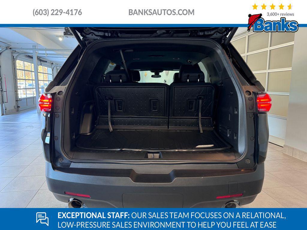 used 2023 Chevrolet Traverse car, priced at $31,487