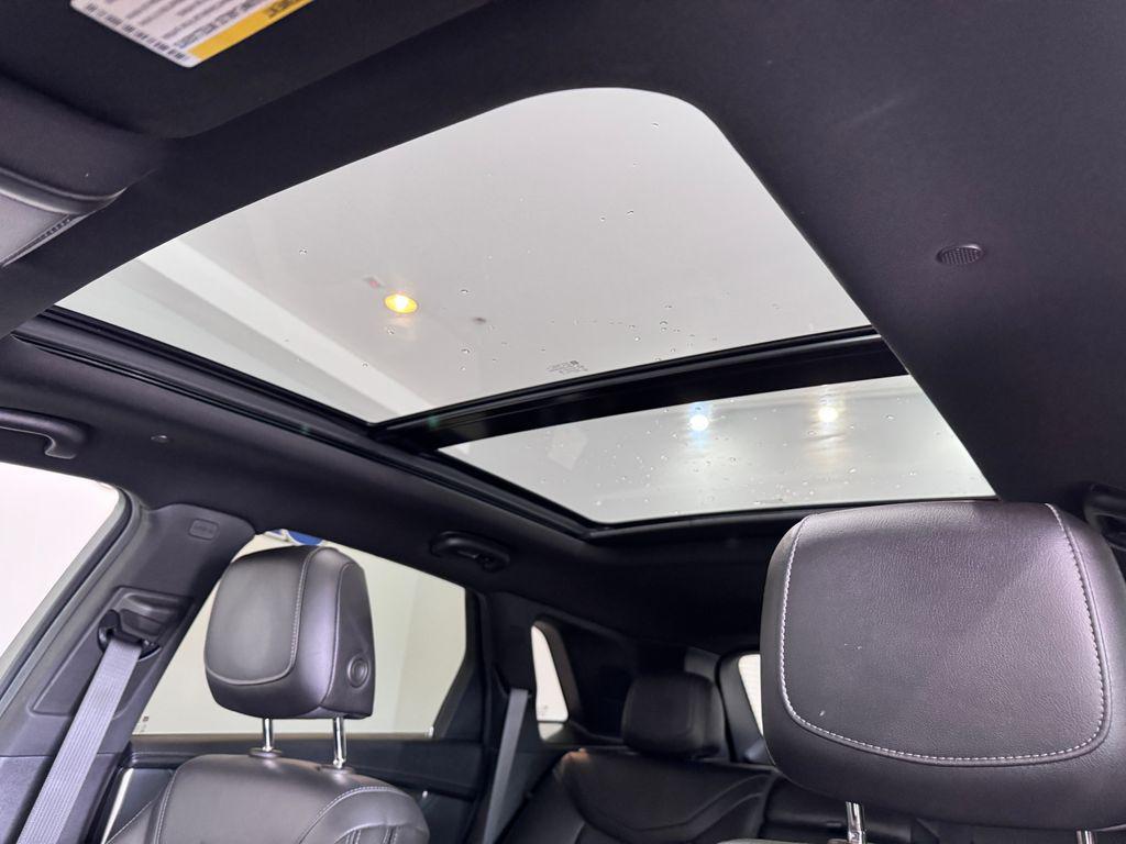 used 2022 Cadillac XT5 car, priced at $31,987