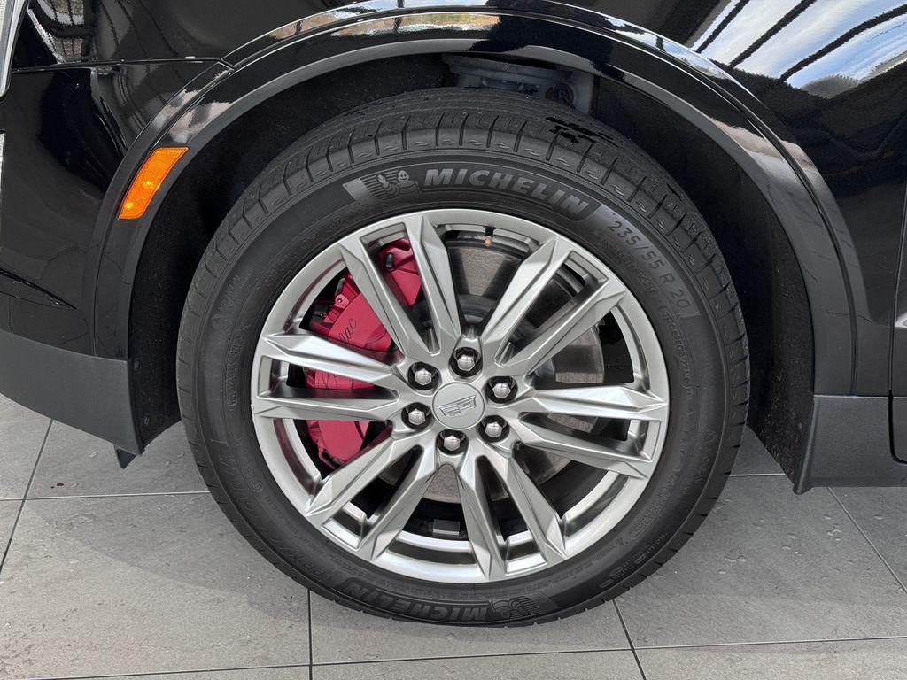 used 2022 Cadillac XT5 car, priced at $31,987