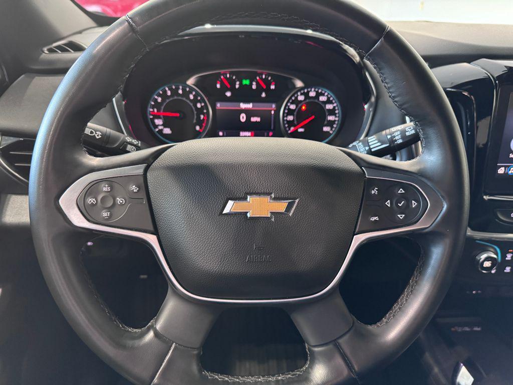 used 2023 Chevrolet Traverse car, priced at $29,487