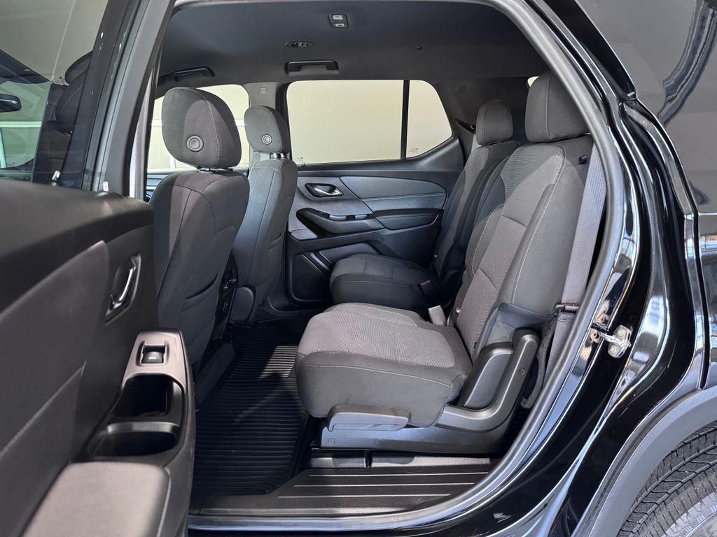 used 2023 Chevrolet Traverse car, priced at $29,487