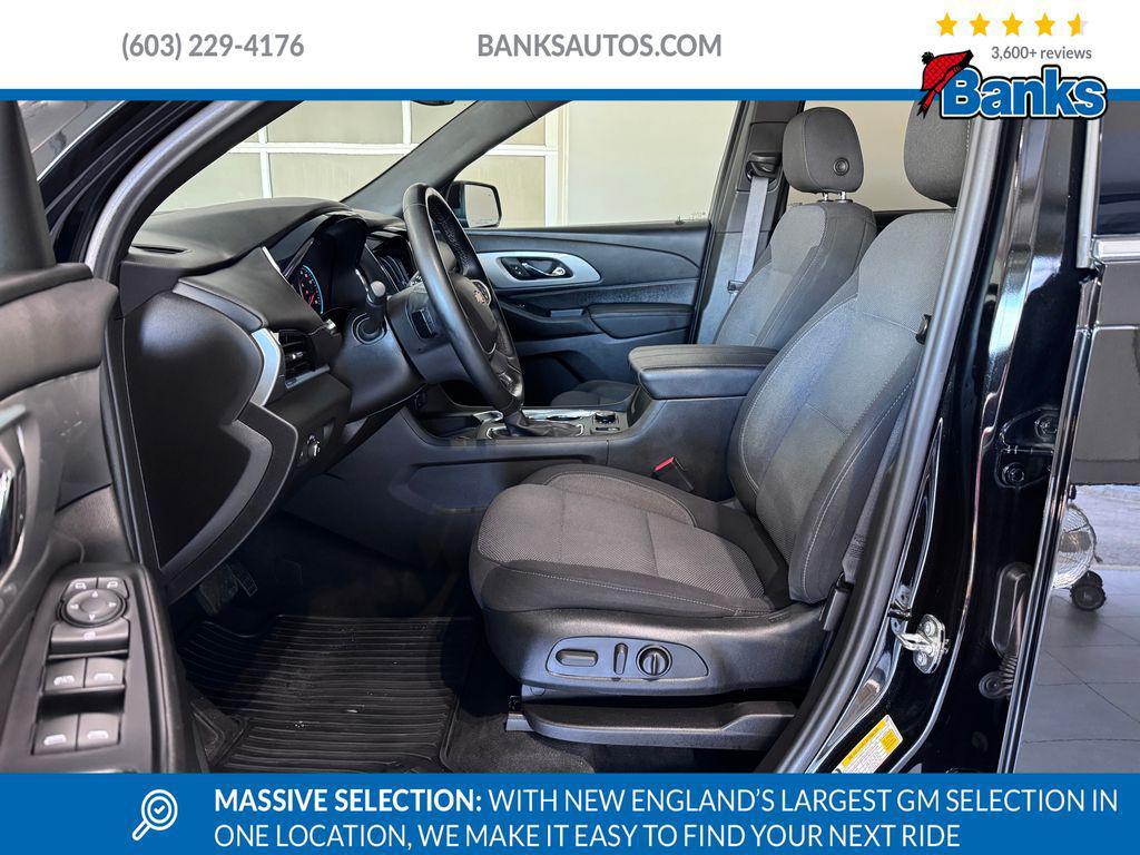 used 2023 Chevrolet Traverse car, priced at $29,487