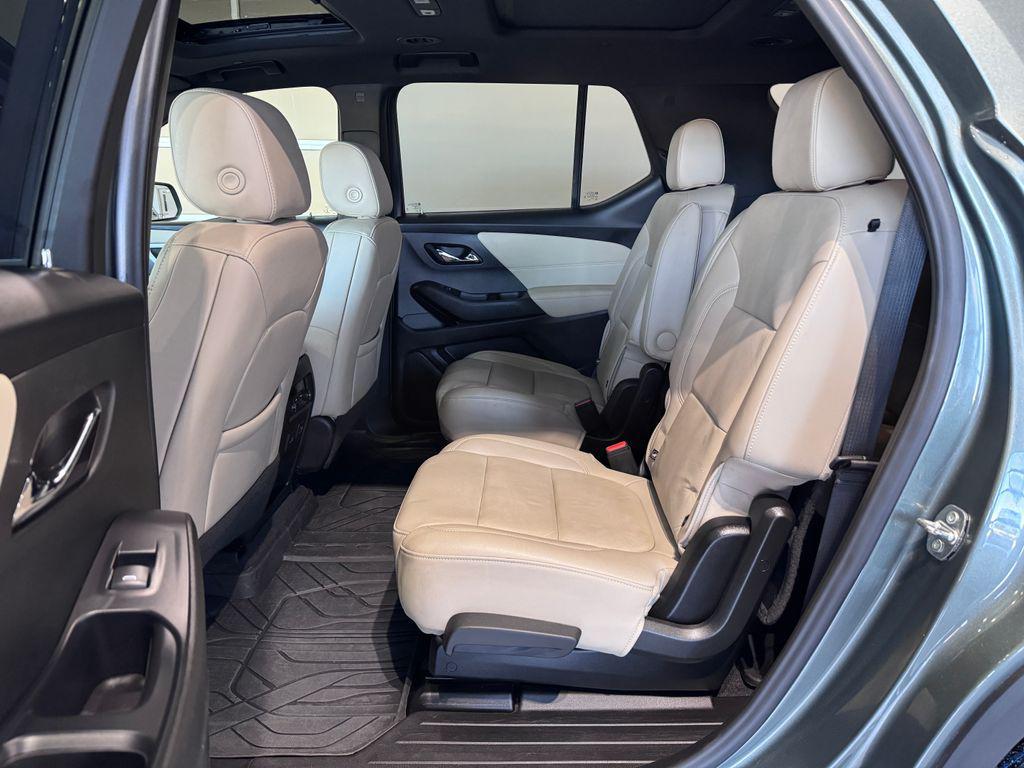 used 2022 Chevrolet Traverse car, priced at $25,987